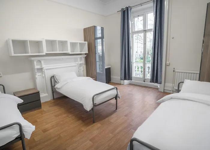 Holland House Hostel Londen