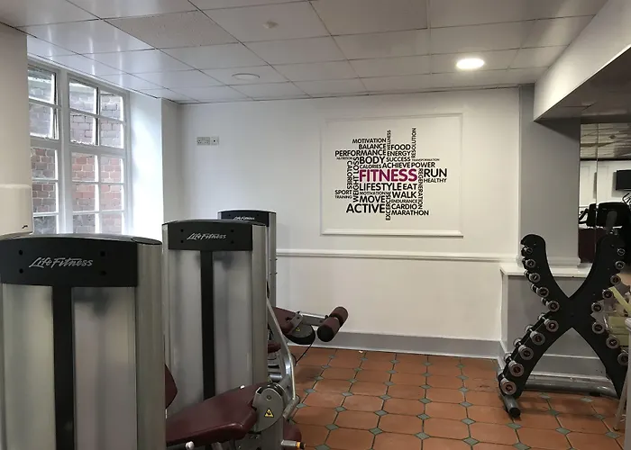 Bowden Court Hostel London